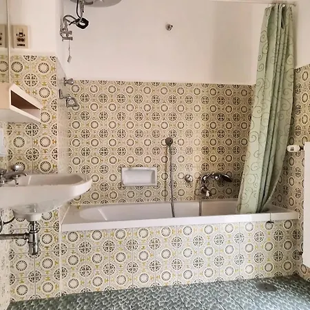 Ampio Bilocale Con Terrazzo