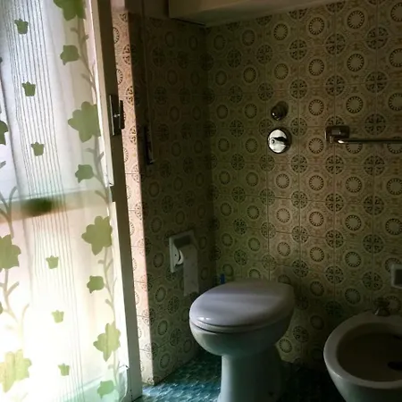 Ampio Bilocale Con Terrazzo Como