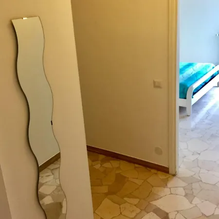 Ampio Bilocale Con Terrazzo * Como